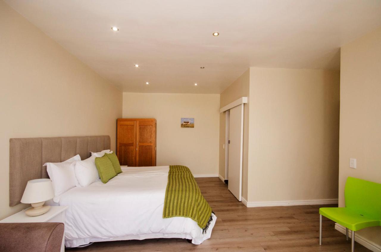 Small Bay Guest House Bloubergstrand Ngoại thất bức ảnh