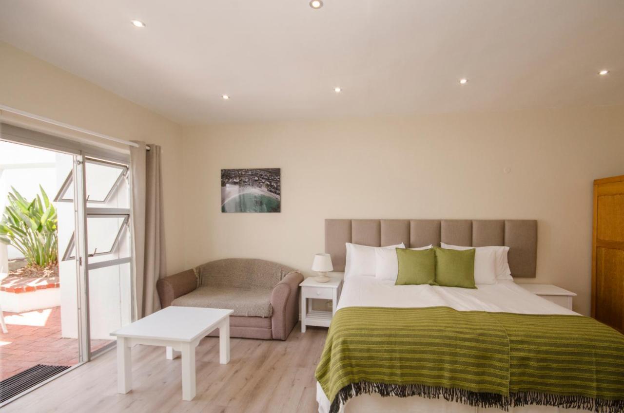 Small Bay Guest House Bloubergstrand Ngoại thất bức ảnh