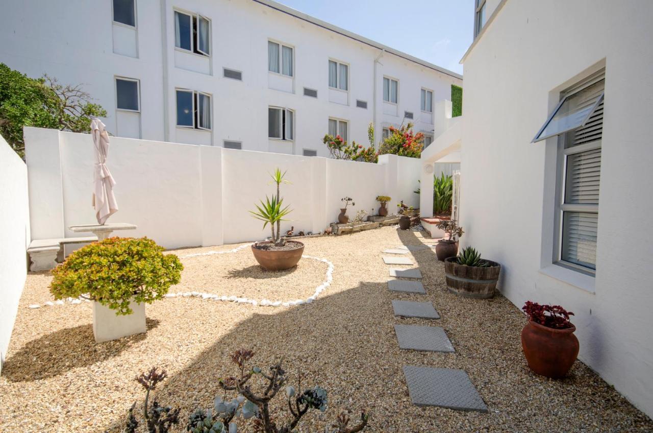 Small Bay Guest House Bloubergstrand Ngoại thất bức ảnh