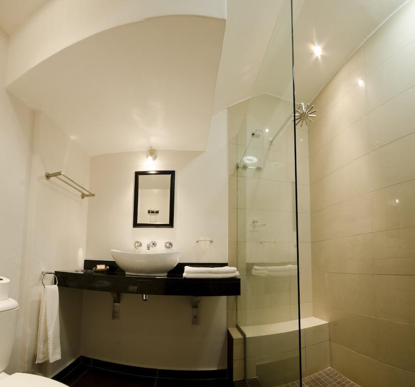 Small Bay Guest House Bloubergstrand Ngoại thất bức ảnh